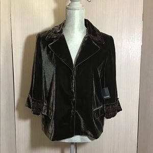 Tahari NWT Short Blazer